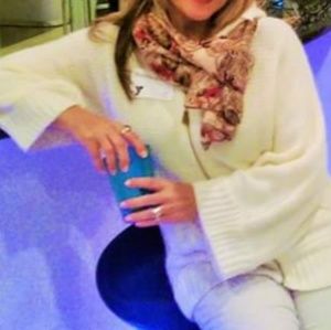 Venus oversized sweater with hood.